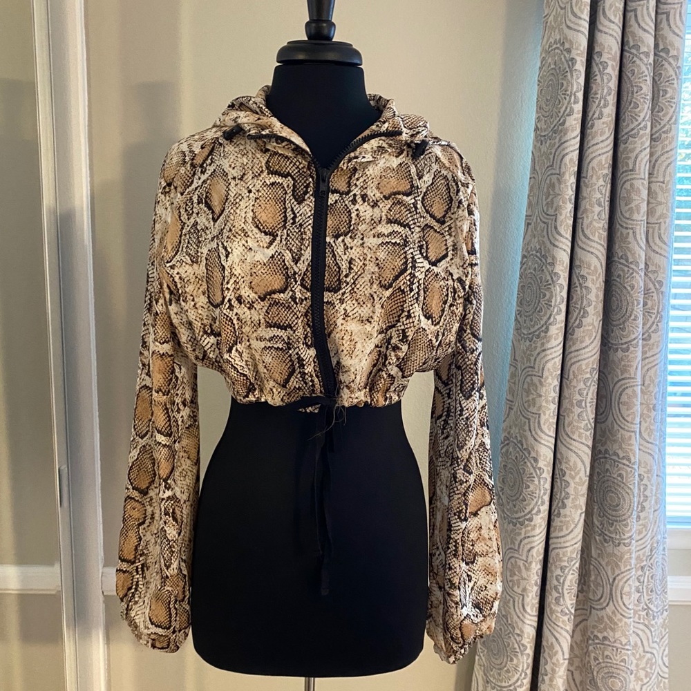 Crop snake skin jacket